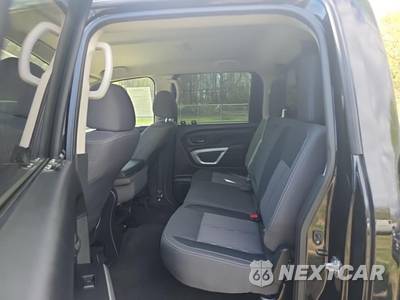 2024 Nissan TITAN SV Crew Cab Short Bed - zdjęcie 16 z 21 - miniatura
