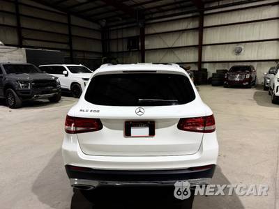 2018 Mercedes-Benz GLC 300 - zdjęcie 6 z 33 - miniatura