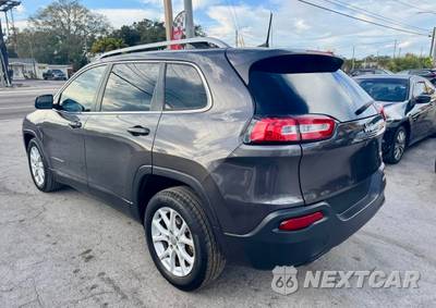 2018 Jeep Cherokee Latitude Plus - zdjęcie 7 z 17 - miniatura