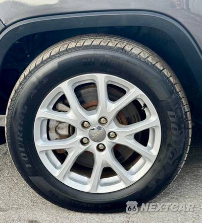 2018 Jeep Cherokee Latitude Plus - zdjęcie 10 z 17 - miniatura