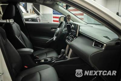 2023 Toyota Corolla Cross XLE - zdjęcie 14 z 32 - miniatura