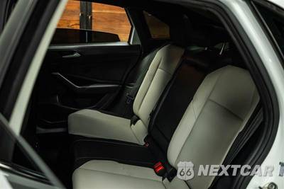 2021 Volkswagen Jetta R-Line - zdjęcie 10 z 27 - miniatura