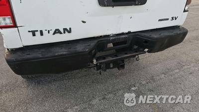 2012 Nissan TITAN SV Crew Cab Short Bed - zdjęcie 9 z 18 - miniatura