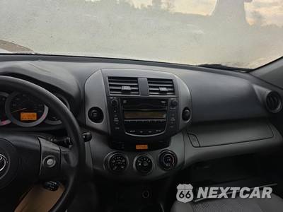 2011 Toyota RAV4 - zdjęcie 14 z 21 - miniatura