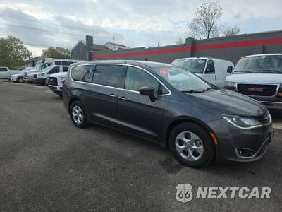 2017 Chrysler Pacifica Hybrid Touring Plus 121.6" WB - zdjęcie 3 z 25 - miniatura