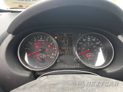 2014 Nissan Rogue Select S - zdjęcie 5 z 7 - miniatura