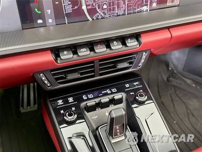 2026 Porsche 911 Targa 4 GTS - zdjęcie 21 z 40 - miniatura