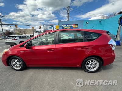 2014 Toyota Prius v Three - zdjęcie 7 z 20 - miniatura