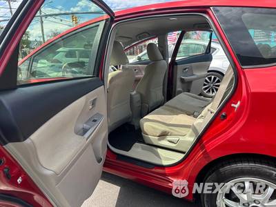 2014 Toyota Prius v Three - zdjęcie 17 z 20 - miniatura
