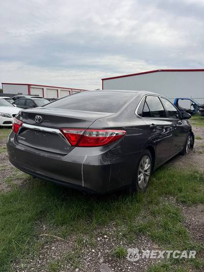 2015 Toyota Camry LE - zdjęcie 1 z 6 - miniatura