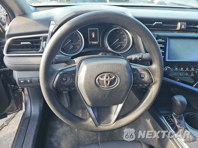 2018 Toyota Camry LE - zdjęcie 10 z 18 - miniatura