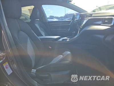 2018 Toyota Camry LE - zdjęcie 8 z 18 - miniatura