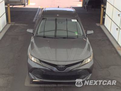 2018 Toyota Camry LE - zdjęcie 2 z 18 - miniatura