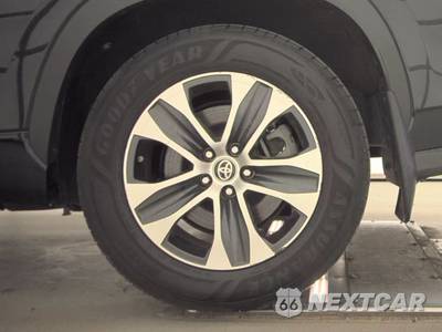 2022 Toyota Highlander XLE - zdjęcie 12 z 46 - miniatura