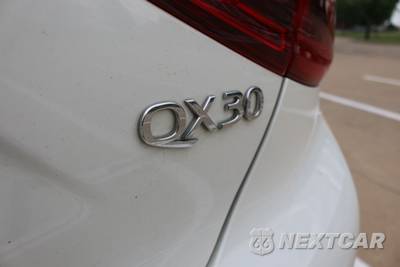 2019 INFINITI QX30 ESSENTIAL - zdjęcie 16 z 51 - miniatura