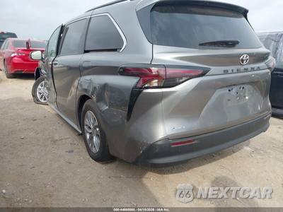 2026 Toyota Sienna XLE 7-Passenger 120.5" WB - zdjęcie 4 z 17 - miniatura