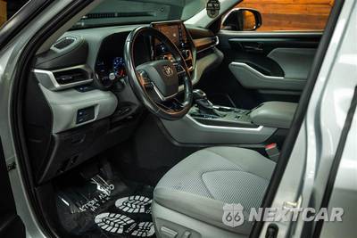 2020 Toyota Highlander LE - zdjęcie 9 z 29 - miniatura