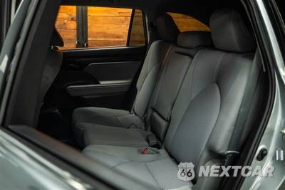2020 Toyota Highlander LE - zdjęcie 11 z 29 - miniatura