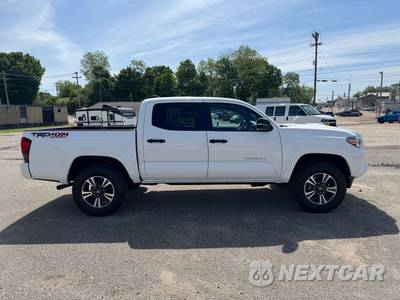 2019 Toyota Tacoma TRD Sport Crew Cab Medium Bed - zdjęcie 4 z 24 - miniatura