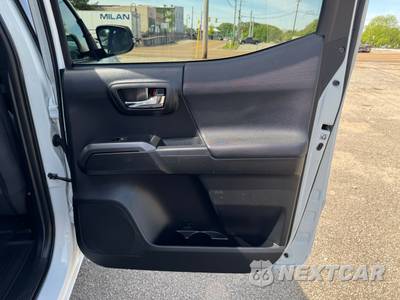 2019 Toyota Tacoma TRD Sport Crew Cab Medium Bed - zdjęcie 17 z 24 - miniatura