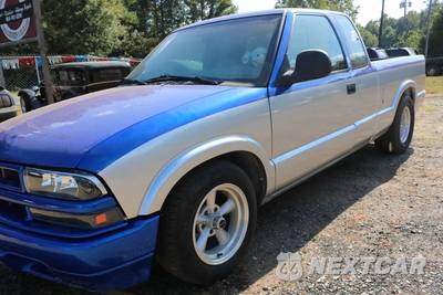 1997 GMC Sonoma SLS Extended Cab Short Bed - zdjęcie 8 z 33 - miniatura