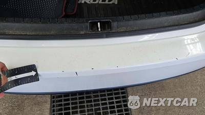 2017 Toyota Corolla 50th Anniversary Special Edition Sedan - zdjęcie 35 z 36 - miniatura