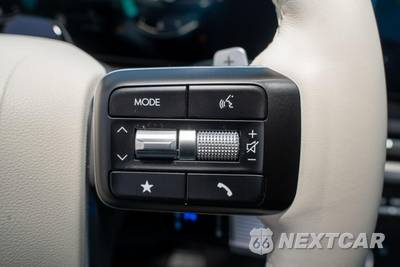 2025 Hyundai Santa Fe SEL - zdjęcie 34 z 45 - miniatura