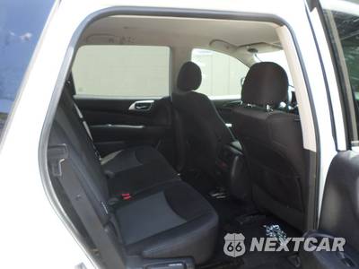 2019 Nissan Pathfinder S - zdjęcie 11 z 29 - miniatura