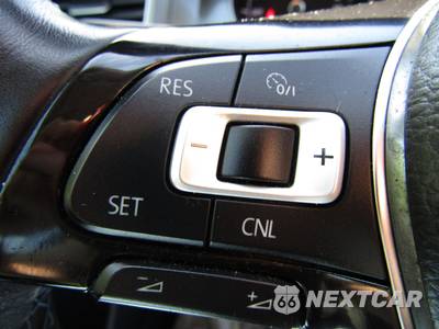 2016 Volkswagen e-Golf SEL Premium Hatchback - zdjęcie 15 z 39 - miniatura