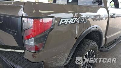 2021 Nissan TITAN PRO-4X Crew Cab Short Bed - zdjęcie 15 z 21 - miniatura