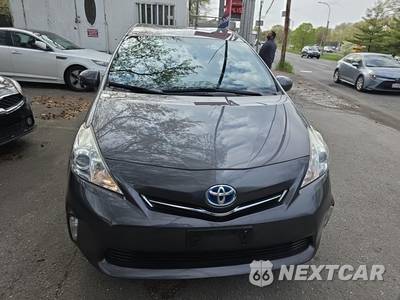 2014 Toyota Prius v Three - zdjęcie 2 z 28 - miniatura