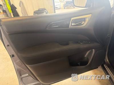 2017 Nissan Pathfinder SV - zdjęcie 7 z 11 - miniatura