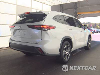 2023 Toyota Highlander XLE - zdjęcie 4 z 25 - miniatura
