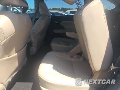 2023 Toyota Highlander XLE - zdjęcie 13 z 25 - miniatura