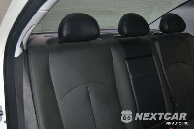 2009 Mercedes-Benz E 550 Sedan - zdjęcie 23 z 35 - miniatura