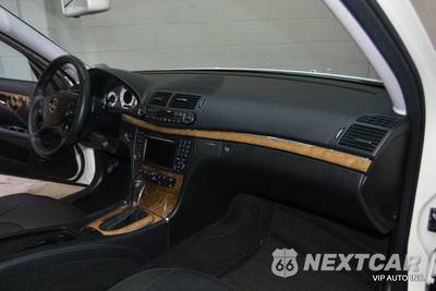 2009 Mercedes-Benz E 550 Sedan - zdjęcie 11 z 35 - miniatura