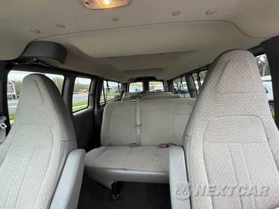 2023 Chevrolet Express 3500 Passenger Van LT 1LT 155.1" WB - zdjęcie 36 z 65 - miniatura