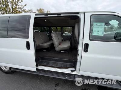 2023 Chevrolet Express 3500 Passenger Van LT 1LT 155.1" WB - zdjęcie 46 z 65 - miniatura