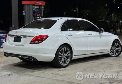 2017 Mercedes-Benz C 300 Sedan - zdjęcie 2 z 17 - miniatura
