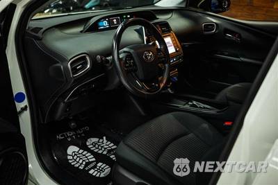 2020 Toyota Prius Prime LE - zdjęcie 8 z 28 - miniatura