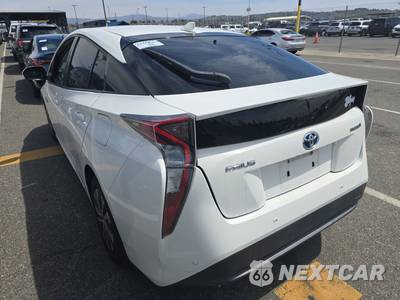 2018 Toyota Prius Two - zdjęcie 6 z 24 - miniatura