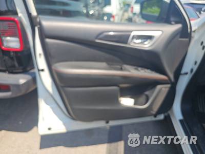 2020 Nissan Pathfinder SV - zdjęcie 9 z 19 - miniatura