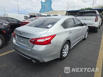 2017 Nissan Altima 2.5 S - zdjęcie 4 z 18 - miniatura