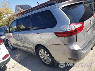 2015 Toyota Sienna LE 7-Passenger 119.3" WB - zdjęcie 5 z 15 - miniatura
