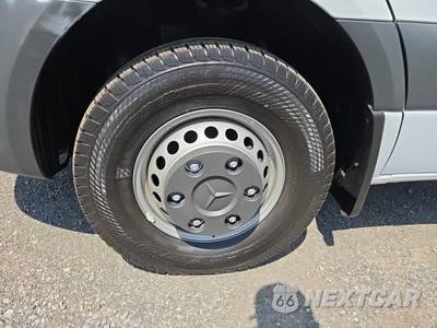 2022 Mercedes-Benz Sprinter 3500XD Cab Chassis DRW - zdjęcie 8 z 23 - miniatura