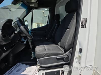2022 Mercedes-Benz Sprinter 3500XD Cab Chassis DRW - zdjęcie 13 z 23 - miniatura