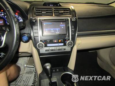 2014 Toyota Camry Hybrid XLE - zdjęcie 14 z 20 - miniatura
