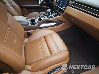 2023 Porsche Cayenne Turbo - zdjęcie 8 z 19 - miniatura