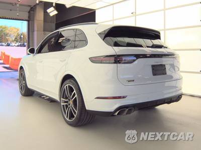 2023 Porsche Cayenne Turbo - zdjęcie 6 z 19 - miniatura
