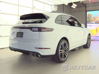 2023 Porsche Cayenne Turbo - zdjęcie 4 z 19 - miniatura